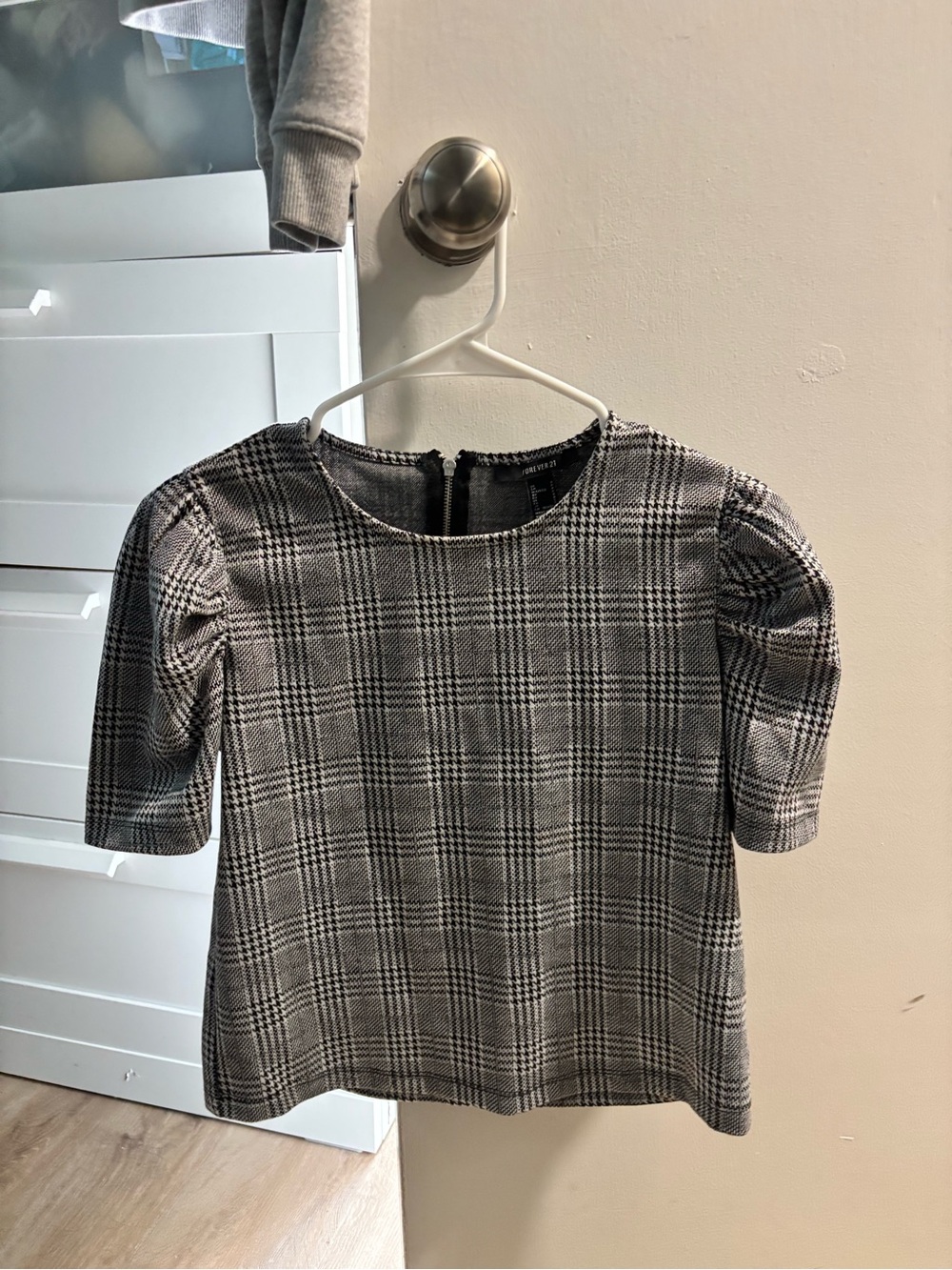 Forever 21 Black & White Plaid Puff-Sleeve Blouse